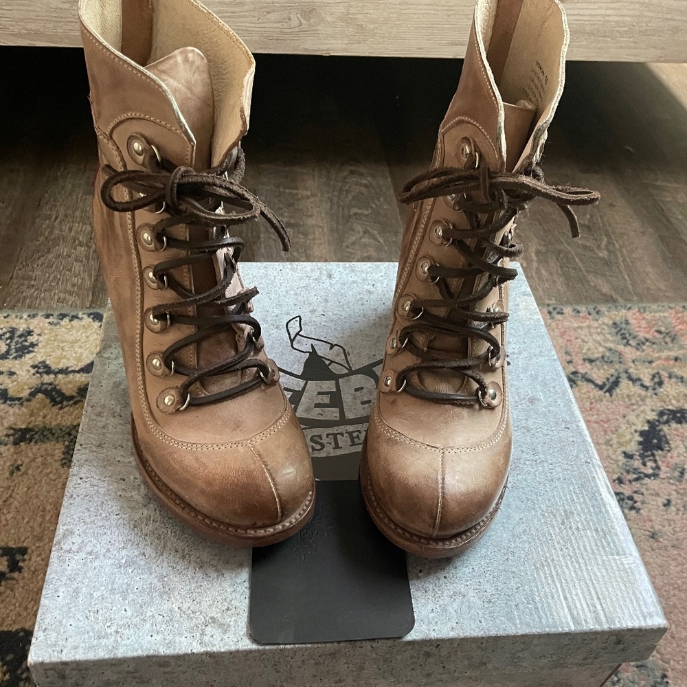 Freebird Taupe Borow size 10
